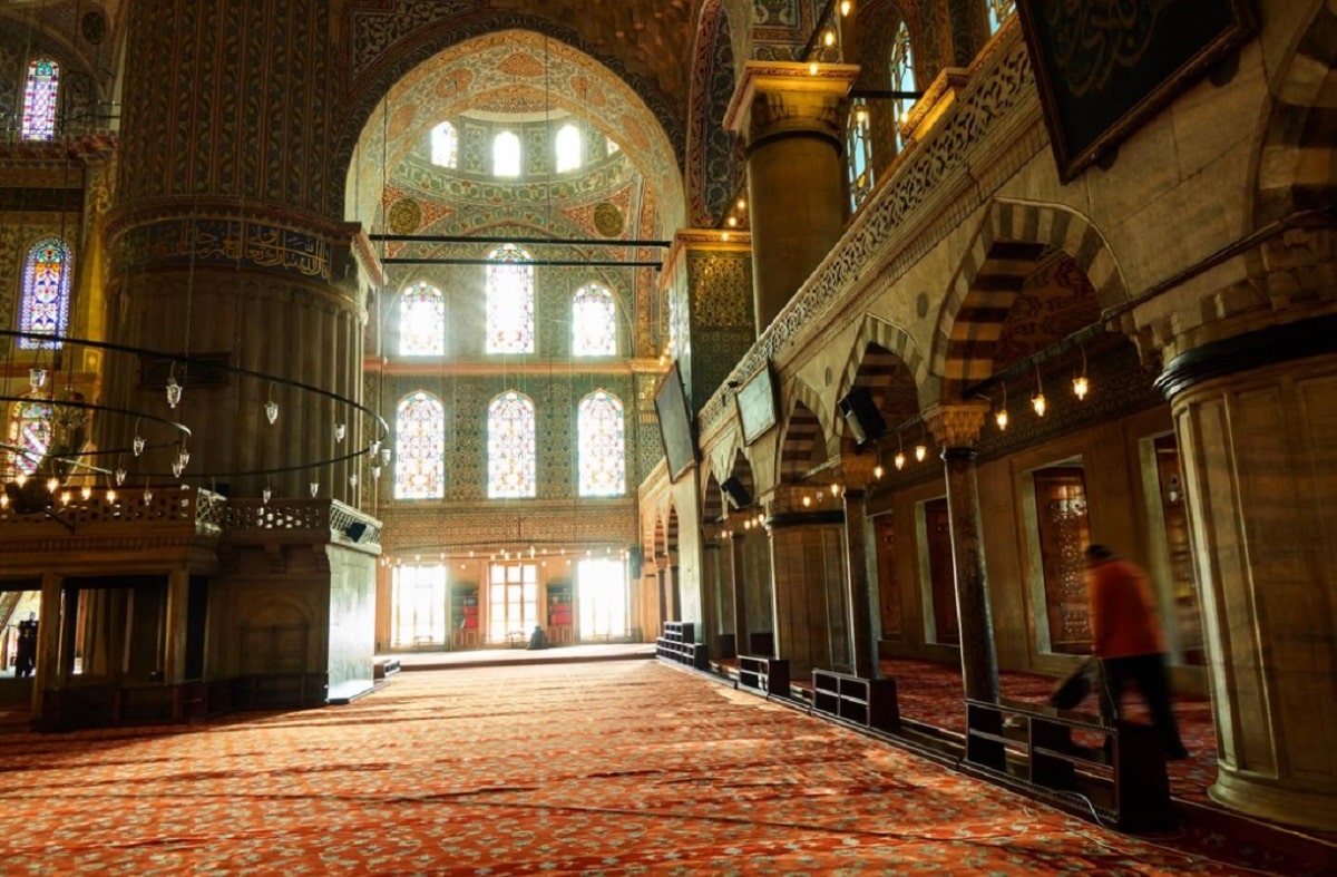 cami-karolari